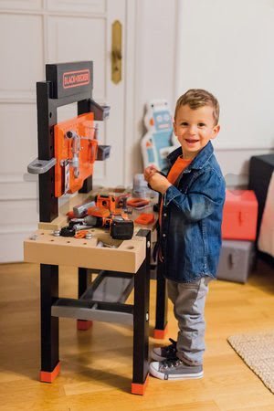 Pracovná dielňa Black+Decker Smoby s mechanickou vŕtačkou a autíčkom s 92 doplnkami