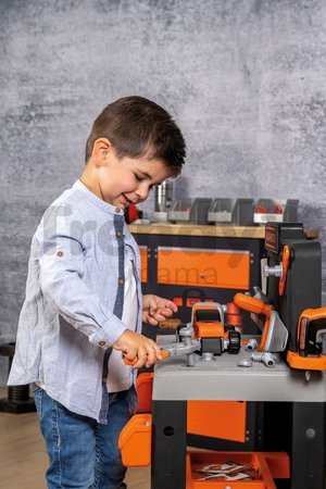 Pracovná dielňa so skladacím autíčkom Bricolo Pro Workbench Black&Decker Smoby s mechanickou vŕtačkou a náradím s montážnymi dielikmi 78 doplnkov výšk