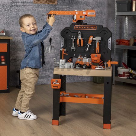 Pracovný stôl s mechanickým žeriavom Bricolo Builder Black&Decker Smoby so skladacím autíčkom a vŕtačkou 92 doplnkov 102 cm výška