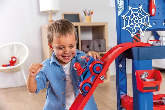 Pracovná dielňa s autíčkom Spidey Bricolo Workbench Marvel Smoby so skákajúcou rampou a náradím 90 doplnkov