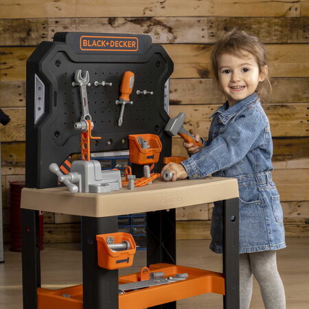 Pracovná dielňa so zverákom Black&Decker Bricolo Workbench Smoby 78 doplnkov s náradím a montážnymi dielikmi
