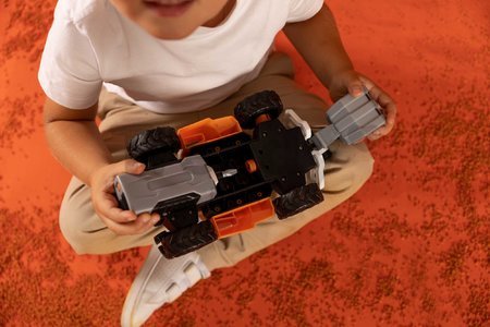 Stavebnica vesmírne autíčko 3v1 Space Rover Discovery Set Smoby 50 dielikov so skrutkovačom a figúrka astronauta s pohyblivými končatinami