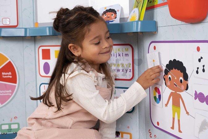 Škola s triedou pre škôlkárov obojstranná School Smoby Hra na učiteľa a žiaka s náučnými hrami a aktivitami 38 doplnkov