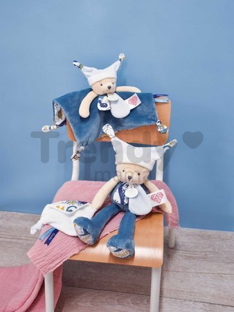 Plyšový medvedík s handričkou Plush Bear Blue Doudou et Compagnie s QR kódom na rozprávky modrý 35 cm od 0 mes