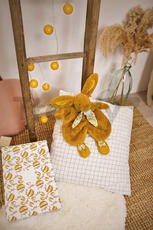 Plyšový zajačik na maznanie Bunny Comforter Ocher Doudou et Compagnie v darčekovom balení žltý 29 cm od 0 mes