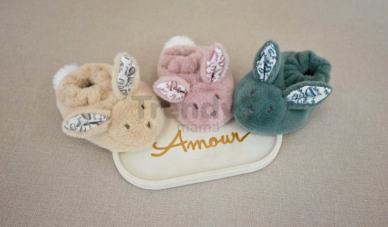 Darčeková sada pre bábätko Slipper Gift Set Beige Lapin Doudou et Compagnie papučky a zajačik na maznanie béžová 15 cm v darčekovom balení od 0 mes