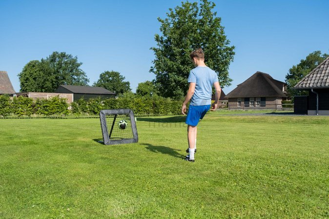 Odrazová sieť futbalová Kickback rebounder Exit Toys stredná polohovateľná oceľový rám 84*84 cm