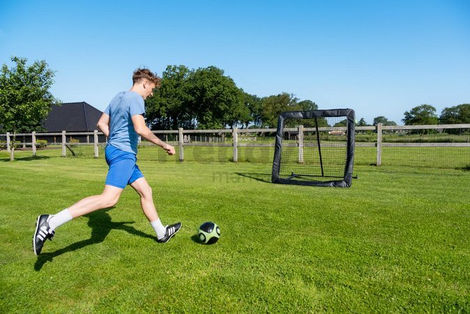 Odrazová sieť futbalová Kickback rebounder Exit Toys extra veľká polohovateľná oceľový rám 164*164 cm