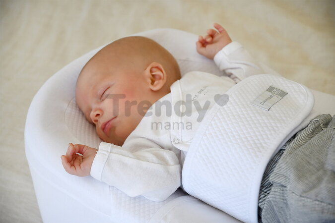 Hniezdo na spanie pre bábätká Cocoonababy® 10° Fleur de Coton® White Red Castle s napínacou plachtou biele od 0-3 mes