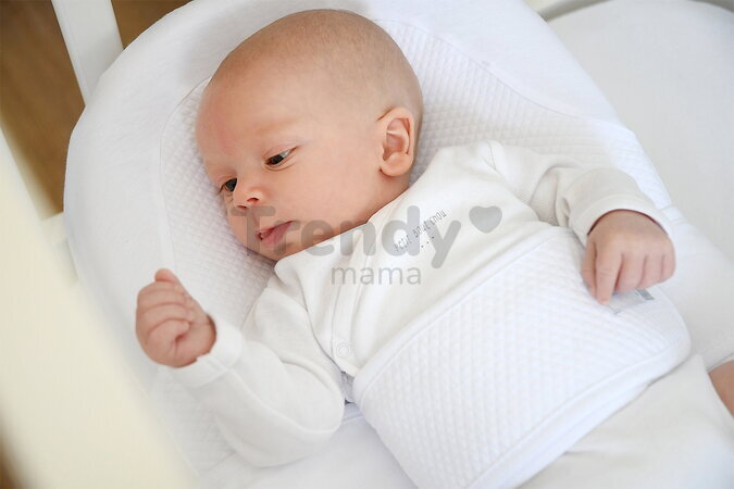 Hniezdo na spanie pre bábätká Cocoonababy® 10° Fleur de Coton® White Red Castle s napínacou plachtou biele od 0-3 mes