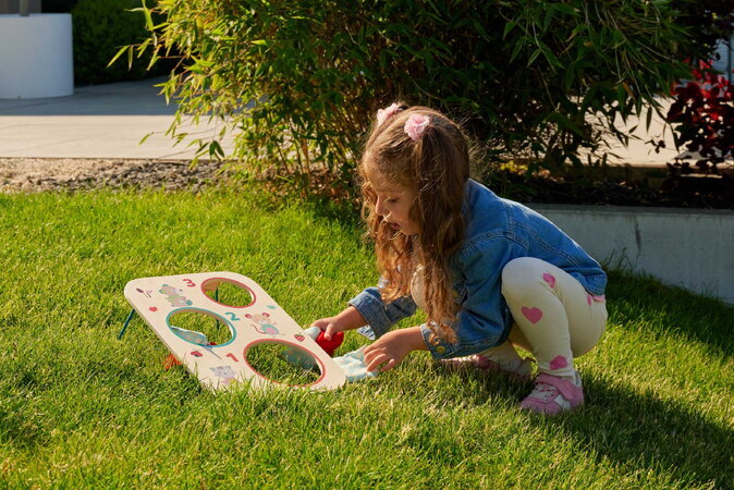 Drevená hra hádzanie vreciek na terč Outdoor Throwing Game Eichhorn 6 vrecúšok pre 1-2 hráčov