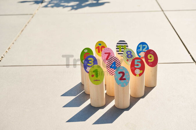 Drevená hra s hádzaním kolíkov Throwing Game Sticks Outdoor Eichhorn 13 kolíkov s priemerom 45 mm od 3 rokov EH4464