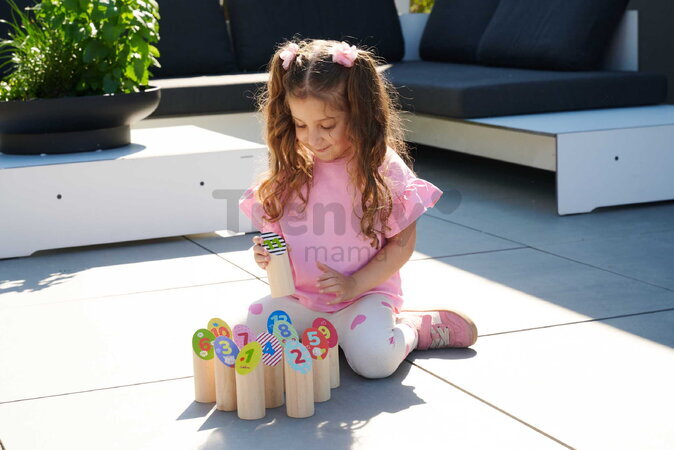 Drevená hra s hádzaním kolíkov Throwing Game Sticks Outdoor Eichhorn 13 kolíkov s priemerom 45 mm od 3 rokov EH4464