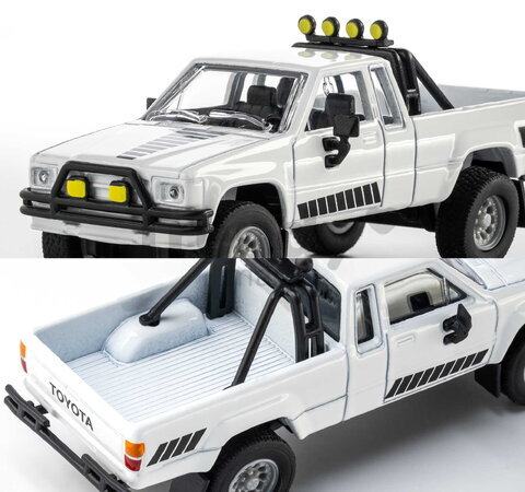 Autíčko Collection 1985 Toyota Hilux SR5 Pick Up Majorette mașinuță metalică în cutie de expunere, cu roți din cauciuc, lungime 7,5 cm, 1:64