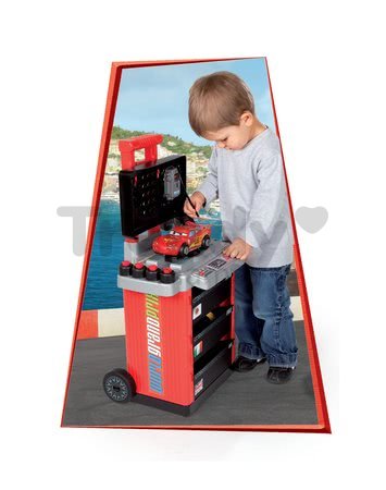 Pracovný vozík Autá 2 Pit Stop Smoby s mechanickou vŕtačkou, autom McQueen a 25 doplnkami