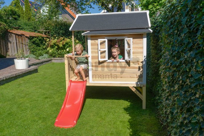 Domček cédrový na pilieroch Loft 350 Natural Exit Toys veľký s vodeodolnou strechou a šmykľavkou prírodný
