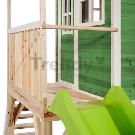 Domček cédrový na pilieroch Loft 700 Green Exit Toys s vodeodolnou strechou pieskoviskom a 2,28 m šmykľavkou zelený