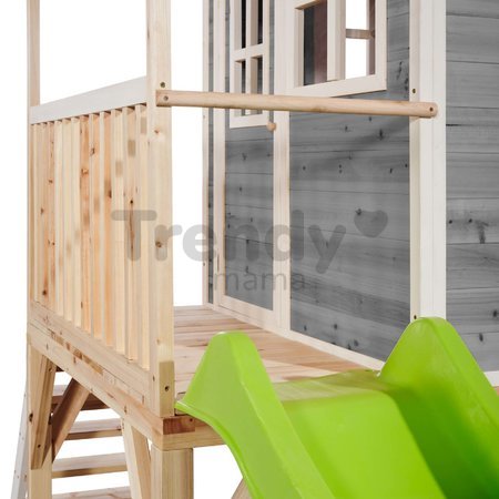 Domček cédrový na pilieroch Loft 700 Grey Exit Toys s vodeodolnou strechou pieskoviskom a 2,28 m šmykľavkou sivý