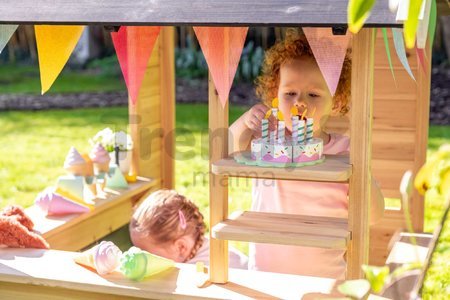 Domček cyprusový Hika Wooden Playhouse Exit Toys s tabuľou na kreslenie kriedou a koleso s 8 aktivitami od 24 mes