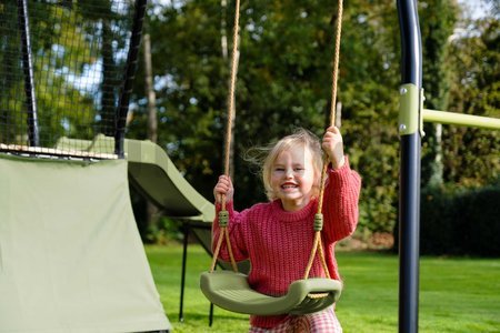 Hracia veža multifunkčná s 2 hojdačkami Ivy play tower double swing Exit Toys so stanom pieskoviskom a šmykľavkou kovová konštrukcia