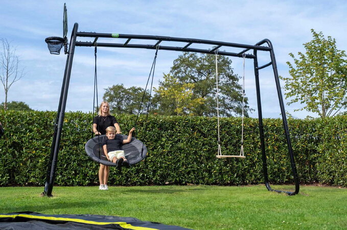 Multifunkčné fitness centrum  s futbalovou sieťou GetSet Monkeybar MB205 Grey Exit Toys rozšíriteľná s hojdačkami a basketbalovým košom oceľová konštr