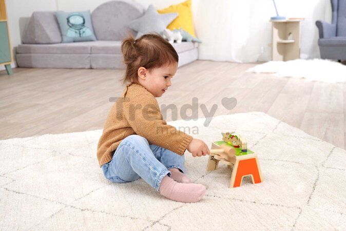 Drevená hra zatĺkačka Zvieratká Knocking Game Pop Up Eichhorn s kladivkom pre rozvoj jemnej motoriky od 12 mes