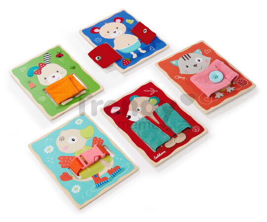 Drevená hra Obleč zvieratká Dressboard Fabric Eichhorn 5 zvieratiek s rôznymi typmi zapínania pre rozvoj jemnej motoriky