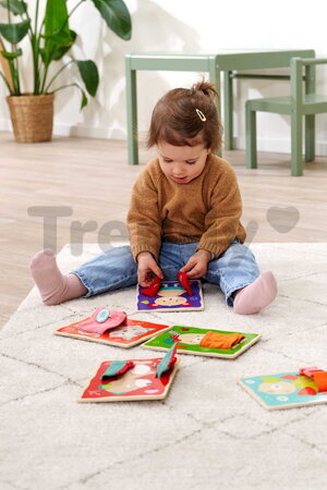 Drevená hra Obleč zvieratká Dressboard Fabric Eichhorn 5 zvieratiek s rôznymi typmi zapínania pre rozvoj jemnej motoriky