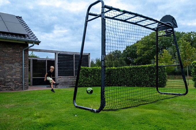 Multifunkčné fitness centrum  s futbalovou sieťou GetSet Monkeybar MB205 Grey Exit Toys rozšíriteľná s hojdačkami a basketbalovým košom oceľová konštr