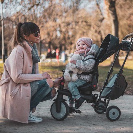 Trojkolka a kočík skladacia STR7 Urban 7v1 smarTrike čierna so sklápateľným sedadlom TouchSteering s EVA kolesami od 6 mes