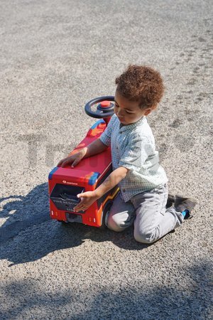 Odrážadlo požiarne auto Volvo Fire Truck BIG s reálnym dizajnom s funkčnou striekačkou a odkladacím priečinkom od 24 mes