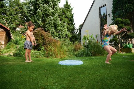 Vodná hra striekajúca mušľa Splash Shower BIG s dotykovým senzorom na nohy sa spustí voda od 2 rokov