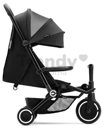 Trojkolka a kočík cestovná Traveler Black 4v1 smarTrike so 160° polohovateľným sedadlom a slnečnou clonou rozšíriteľná od 6 mes