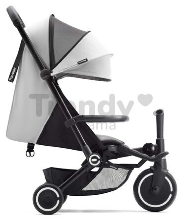 Trojkolka a kočík cestovná Traveler Off White 4v1 smarTrike so 160° polohovateľným sedadlom a slnečnou clonou rozšíriteľná od 6 mes