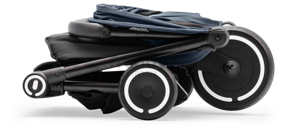 Trojkolka a kočík cestovná Traveler Blue 4v1 smarTrike so 160° polohovateľným sedadlom a slnečnou clonou rozšíriteľná  od 6 mes