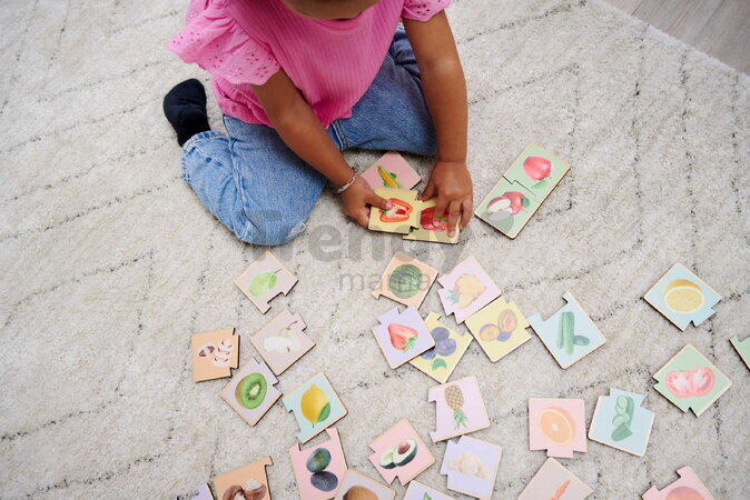 Drevené puzzle Ovocie a zelenina Montessori Eichhorn 34 dielikov so 17 motívmi od 24 mes