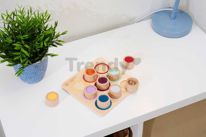 Drevená didaktická doska s kockami Montessori Touch Board Eichhorn 9 dielov s rôznym povrchom pre rozvoj hmatovej citlivosti