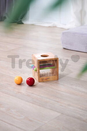 Drevený box s okienkom Montessori Box with Balls Eichhorn s 3 paličkami a 2 loptičkami pre rozvoj jemnej motoriky od 12 mes