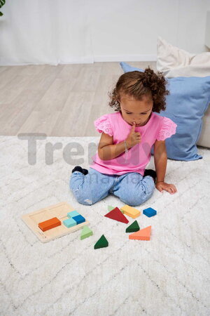 Drevené vkladacie puzzle Farby a tvary Montessori Shape Puzzle Eichhorn 12 kociek rôznych tvarov od 24 mes