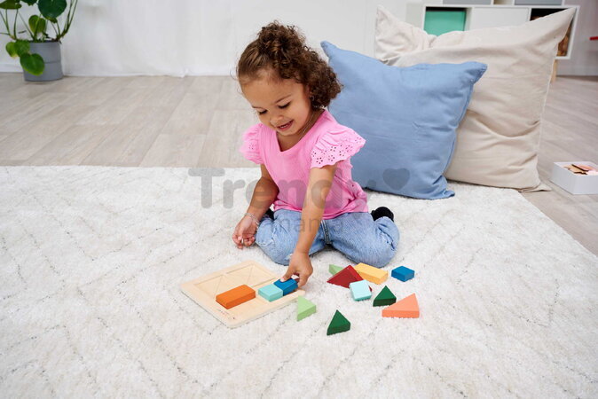 Drevené vkladacie puzzle Farby a tvary Montessori Shape Puzzle Eichhorn 12 kociek rôznych tvarov od 24 mes