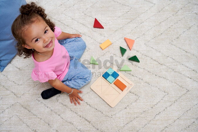 Drevené vkladacie puzzle Farby a tvary Montessori Shape Puzzle Eichhorn 12 kociek rôznych tvarov od 24 mes