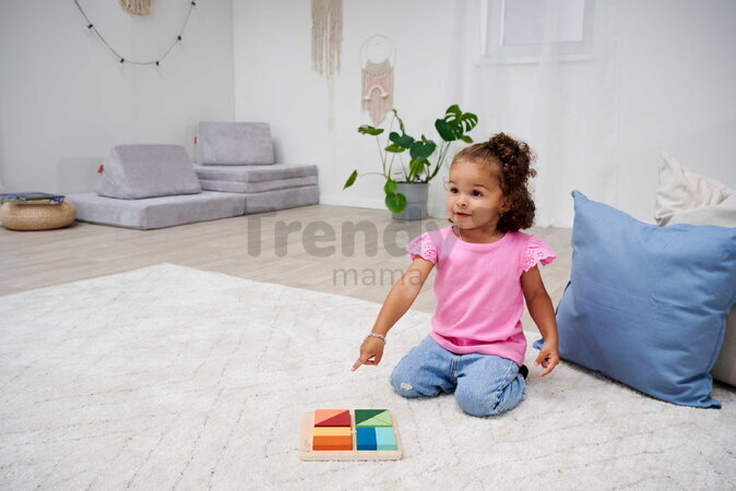 Drevené vkladacie puzzle Farby a tvary Montessori Shape Puzzle Eichhorn 12 kociek rôznych tvarov od 24 mes