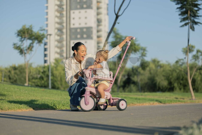 Trojkolka s vodiacou tyčou Breeze S Peach TouchSteering smarTrike s voľnobehom s košíkom na fľašku od 15 mes