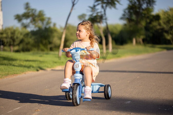 Trojkolka s vodiacou tyčou Breeze S Ocean Blue TouchSteering smarTrike s voľnobehom s košíkom na fľašku od 15 mes