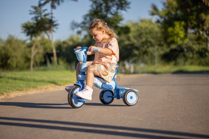 Trojkolka s vodiacou tyčou Breeze S Ocean Blue TouchSteering smarTrike s voľnobehom s košíkom na fľašku od 15 mes
