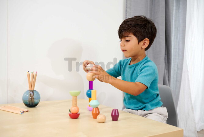 Drevené stohovateľné kocky Montessori Staple Beads Eichhorn 16 farebných dielikov