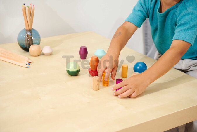 Drevené stohovateľné kocky Montessori Staple Beads Eichhorn 16 farebných dielikov