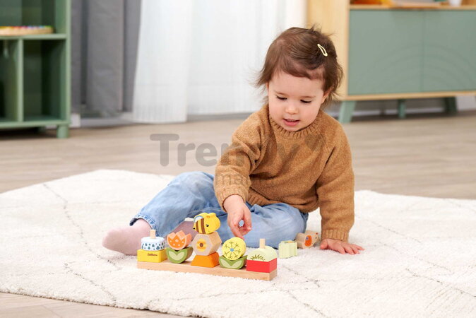 Drevená skladačka Kvety a zvieratká Stacking Game Eichhorn 13 stohovateľných kociek od 24 mes