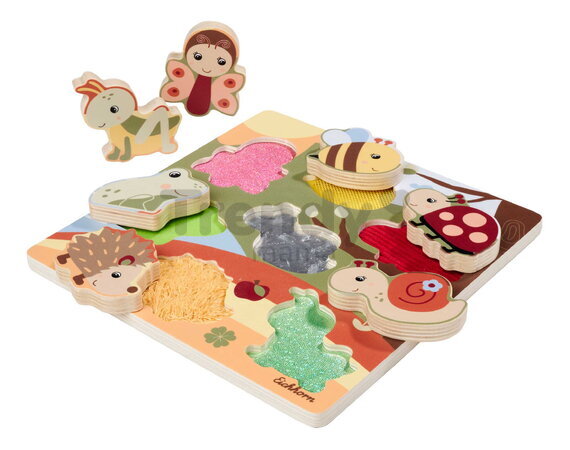 Drevené puzzle s textilnou štruktúrou Zvieratká Feel Puzzle with Fabric Eichhorn 7 vkladacích kociek so zvieratkami od 12 mes