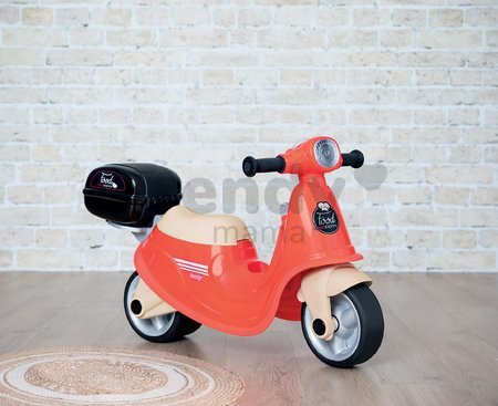 Odrážadlo Donáška Jedla Scooter Ride-On Food Express Smoby s uzamykateľným kufrom a tiché gumené kolesá od 18 mes